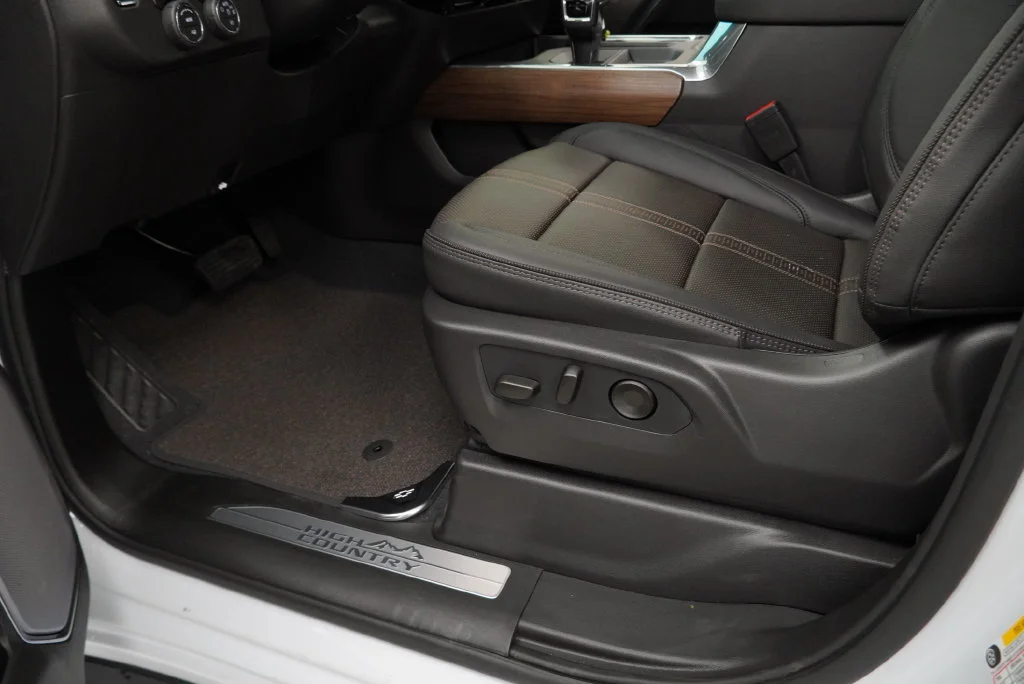 New 2026 Polar White Tricoat Chevrolet High Country image 24