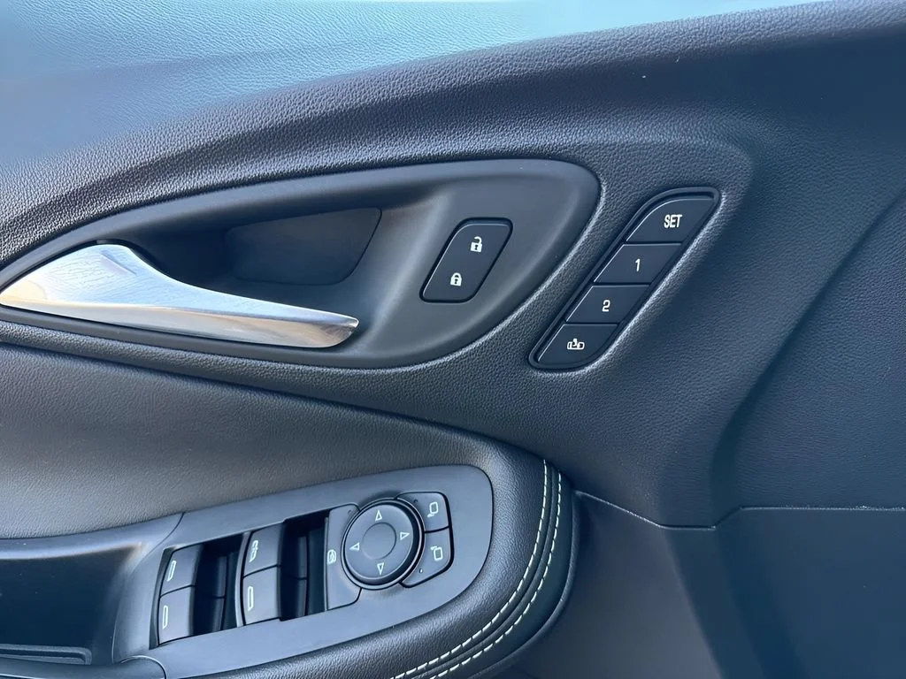 Used 2024 Cinnabar Metallic Buick Avenir image 11