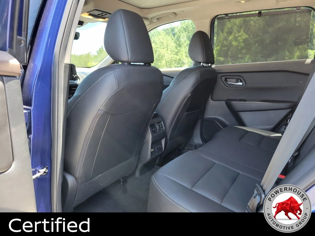 Used 2023 Blue Nissan SL image 16