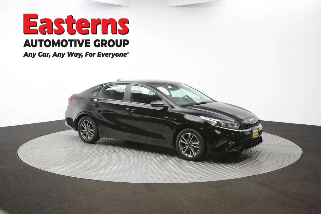 Used 2022 Black Kia LXS image 45