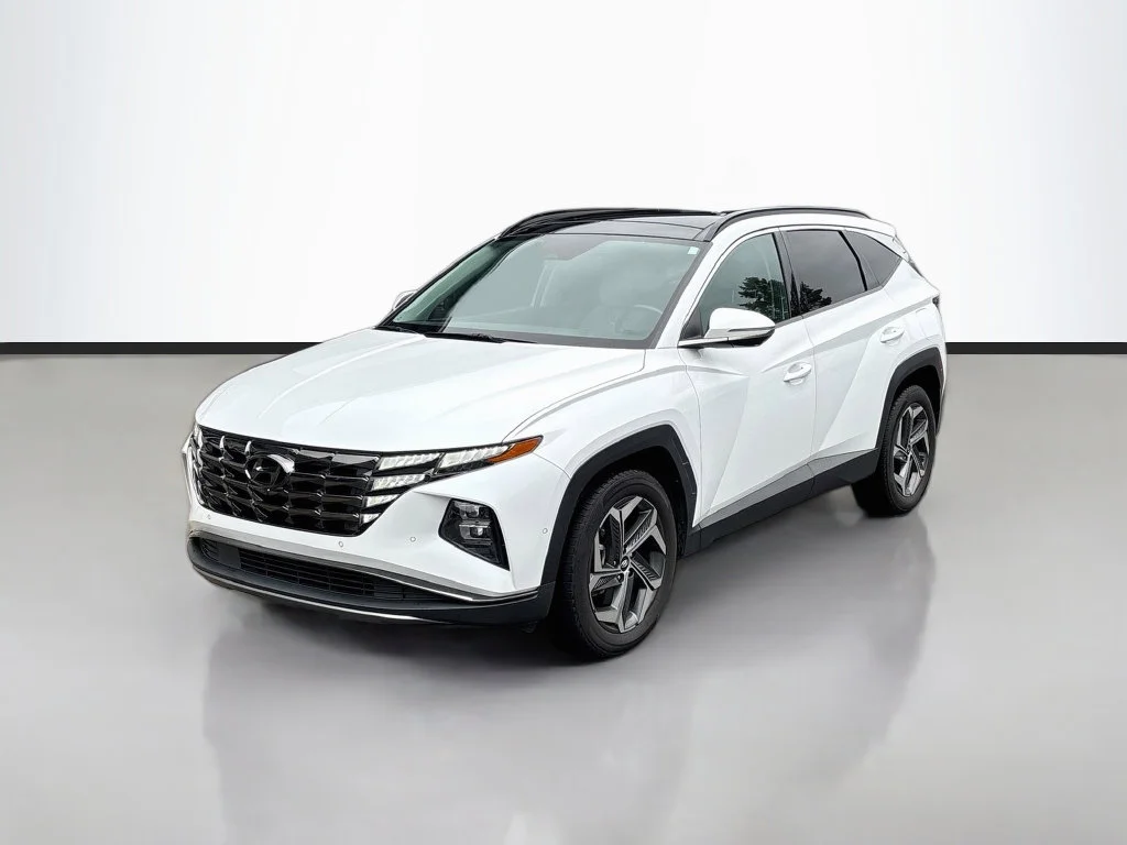 Used 2022 Quartz Hyundai Limited image 3