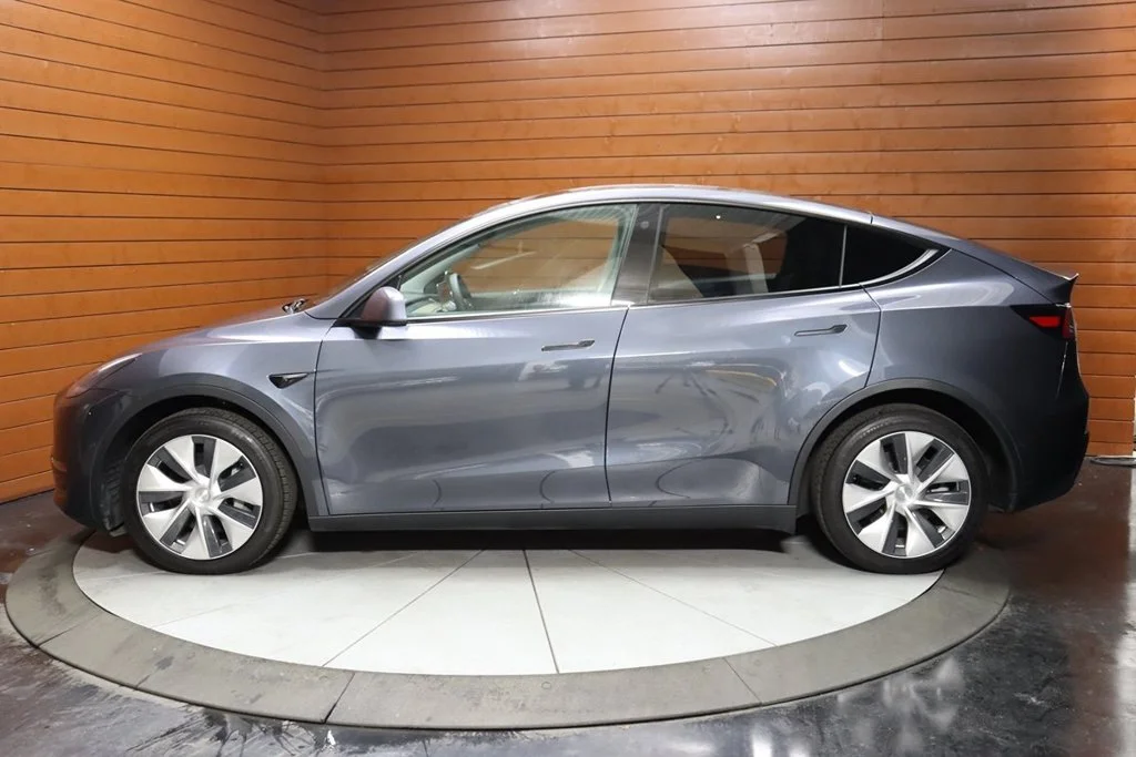Used 2020 Solid Black Tesla Long Range image 9