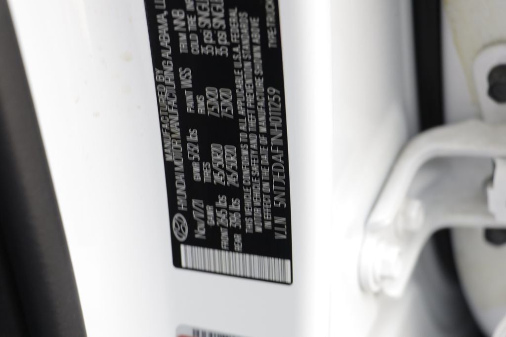 Used 2022 Ice White Hyundai Limited image 25