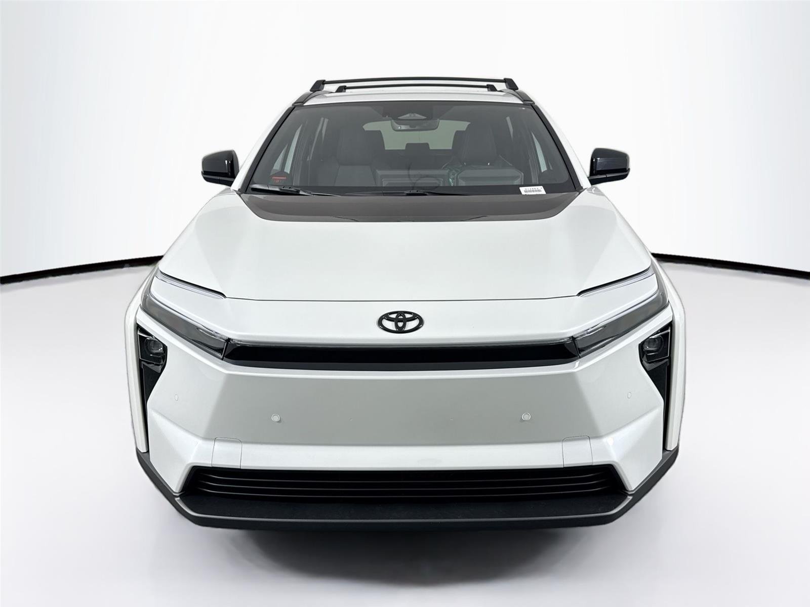 New 2026 Wind Chill Pearl Toyota XLE image 4