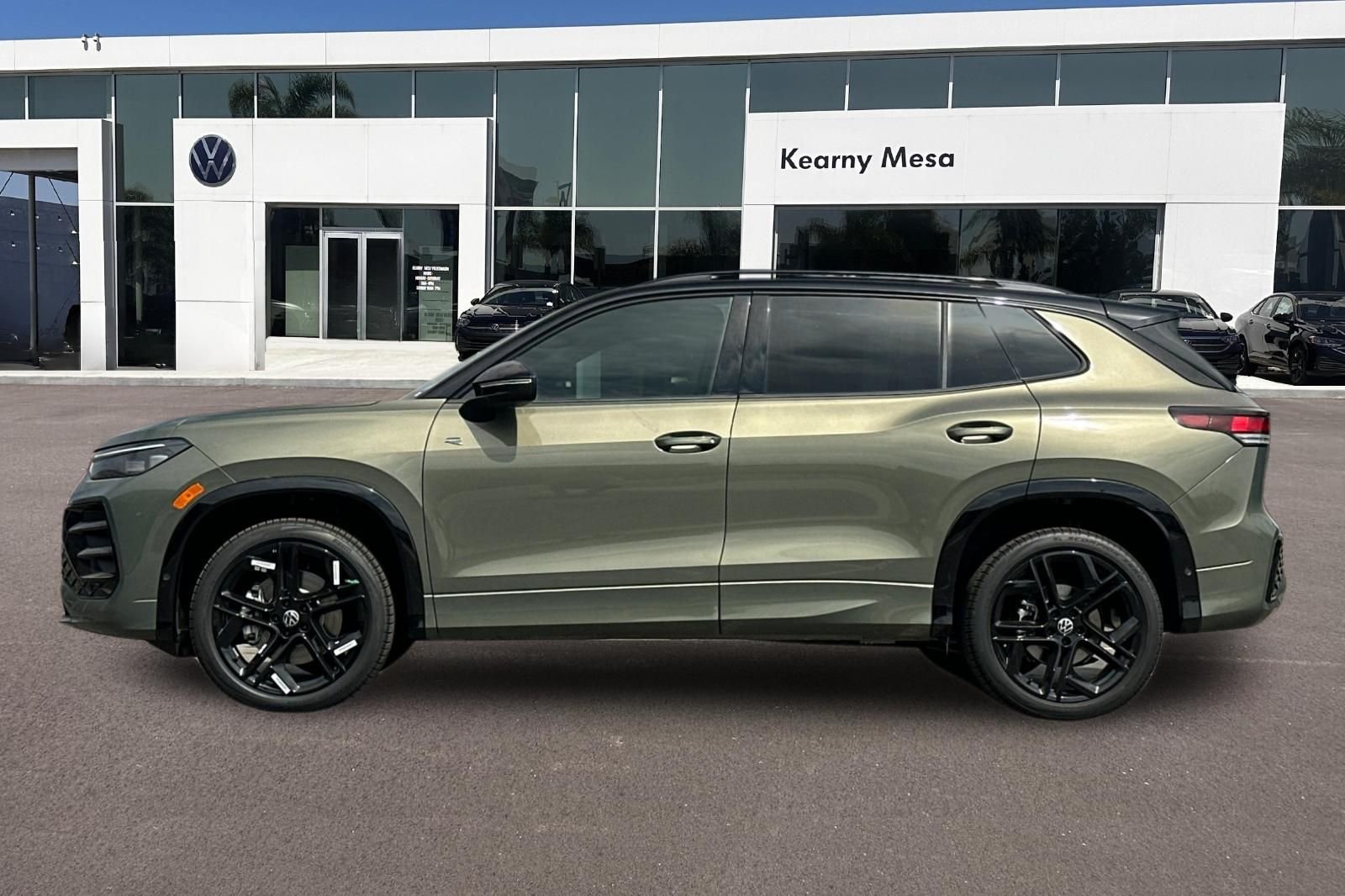 New 2026 Avocado Green w/Deep Black Roof Volkswagen 2.0T SE R-Line Black image 7