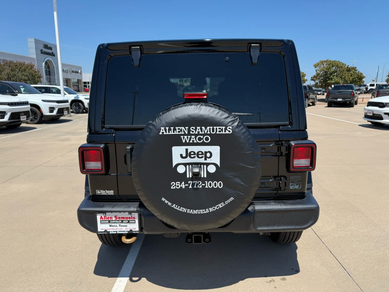 New 2026 Black Clear-Coat Exterior Paint Jeep 85th Anniversary image 7