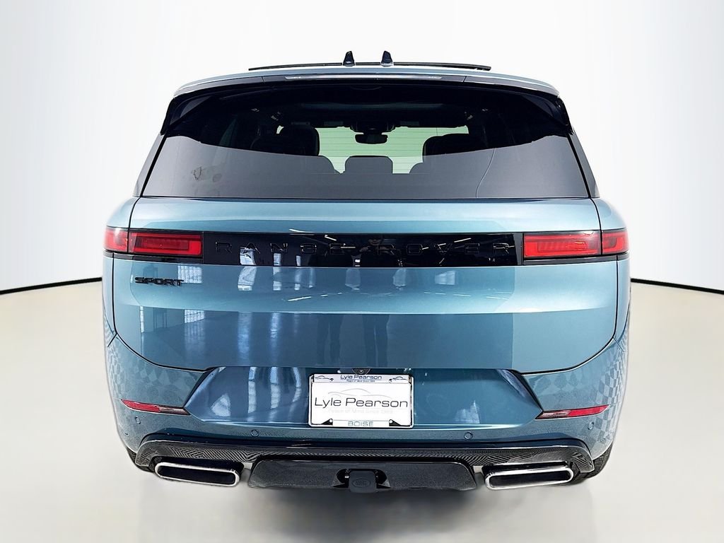 New 2026 Giola Green Land Rover Dynamic SE image 10