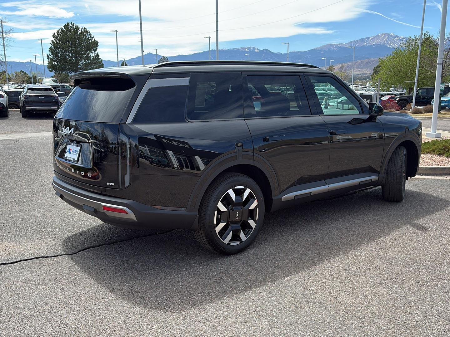 Used 2027 Ebony Black Kia S image 5