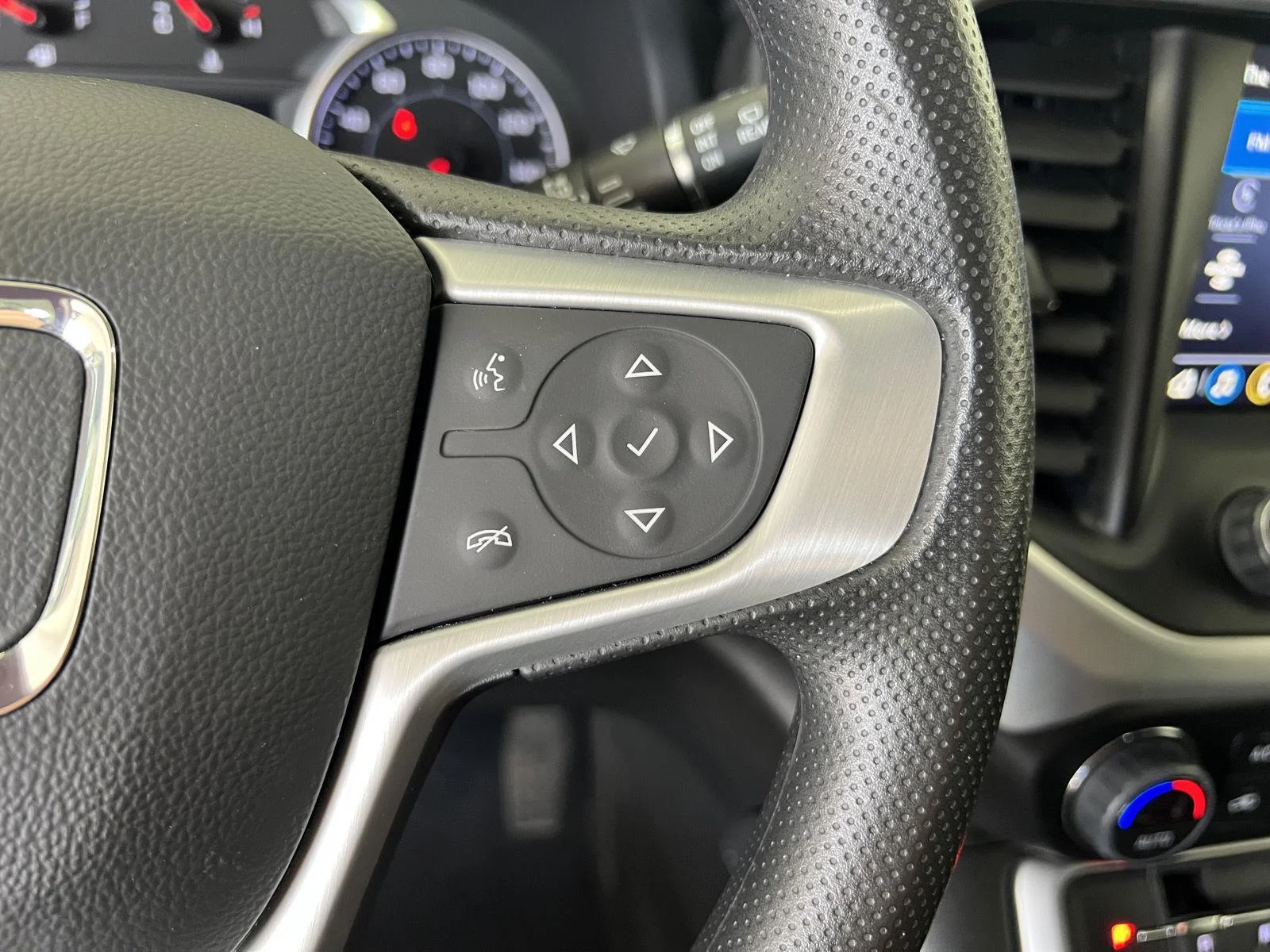 Used 2023 Sterling Metallic GMC SLE image 10