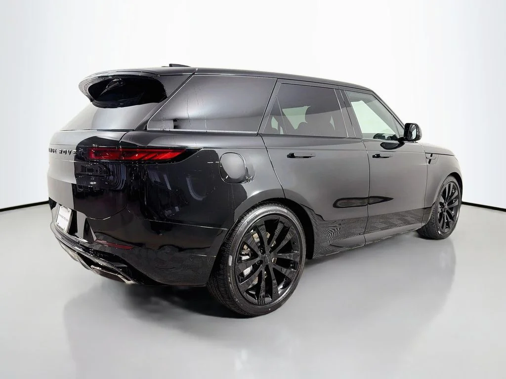 New 2026 Santorini Black Land Rover Dynamic SE image 5
