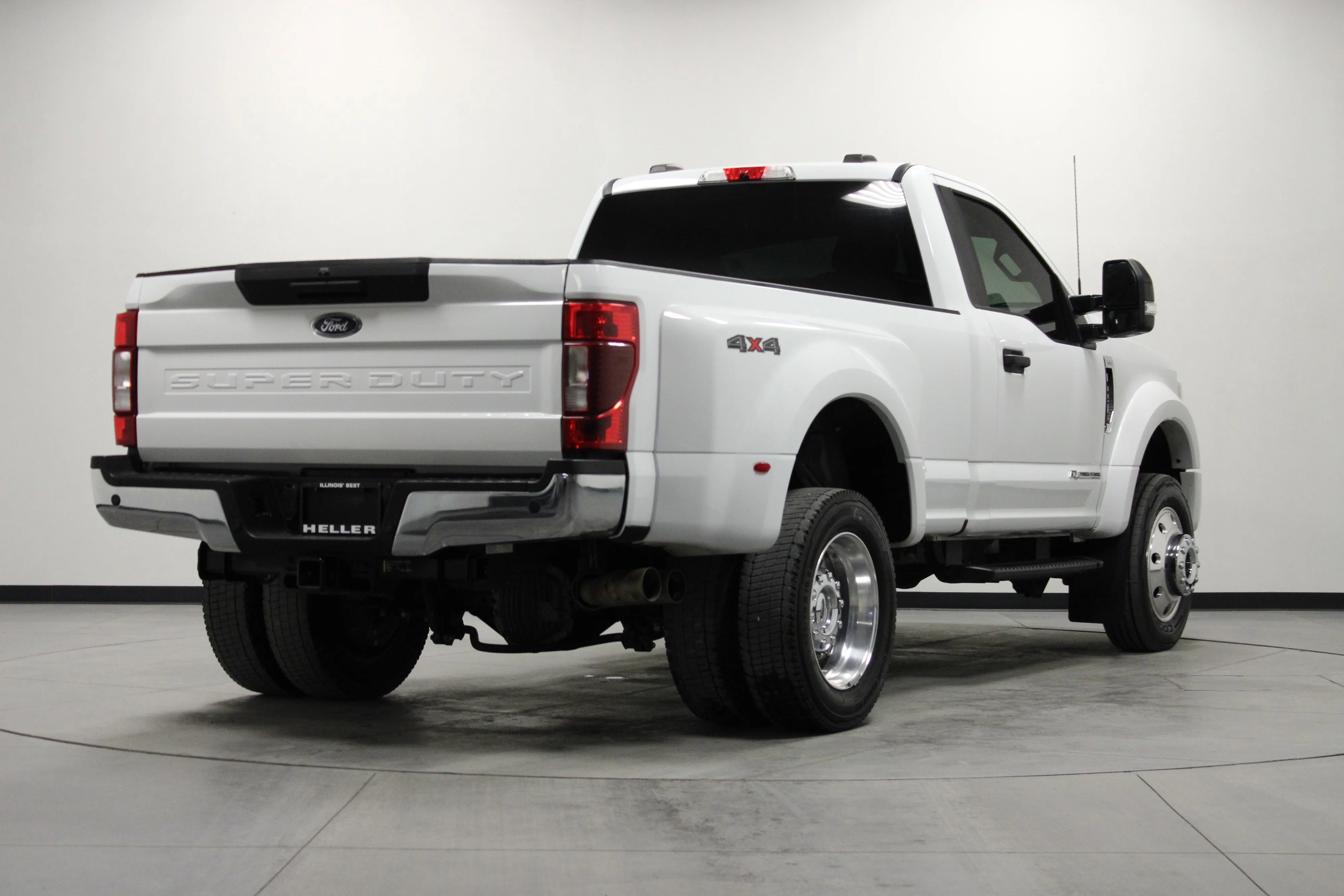 Used 2022 Oxford White Ford XLT image 4