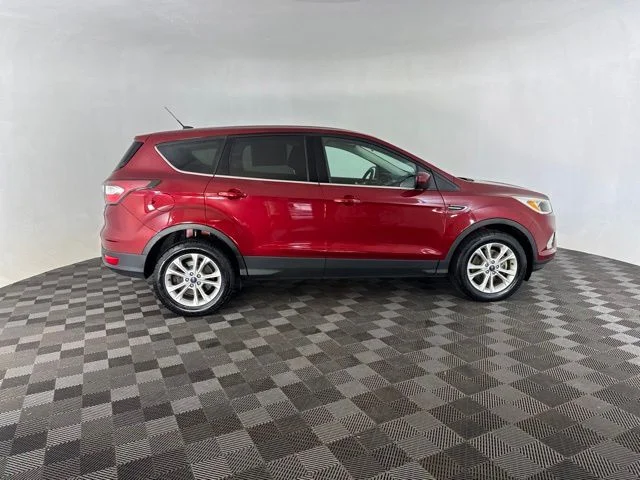 Used 2017 Red Ford SE image 5