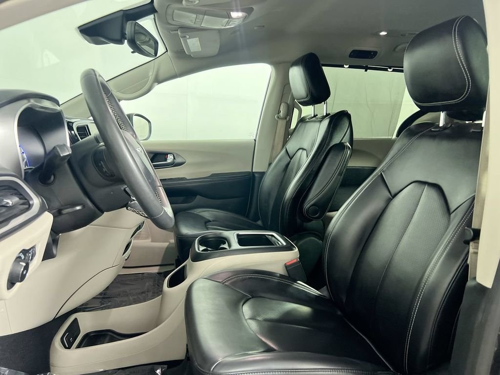 Used 2023 Gray Chrysler Touring L image 12