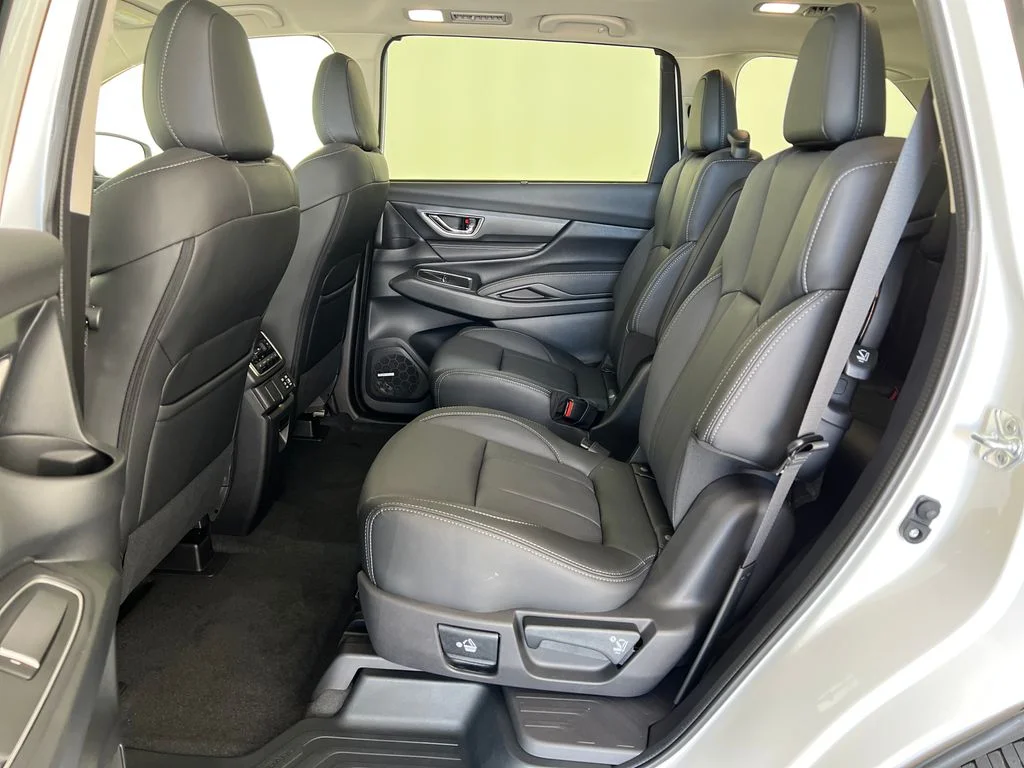 New 2026 CRYSTAL WHITE PEARL Subaru Limited 7-Passenger image 27