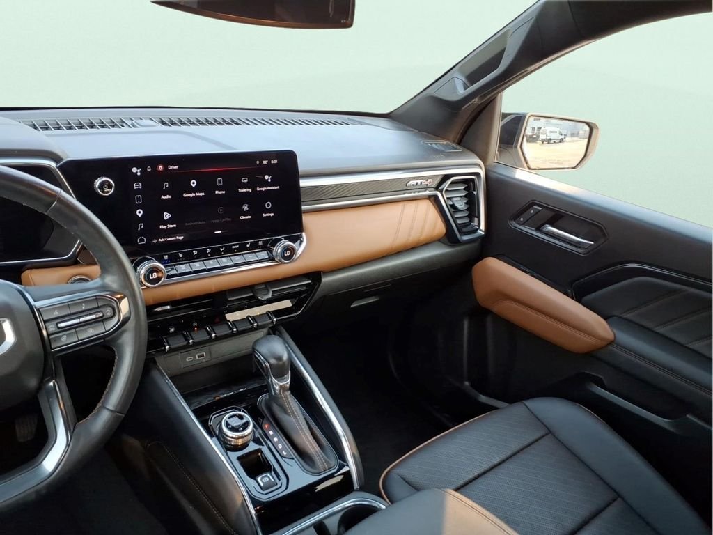 Used 2023 White GMC AT4 image 18