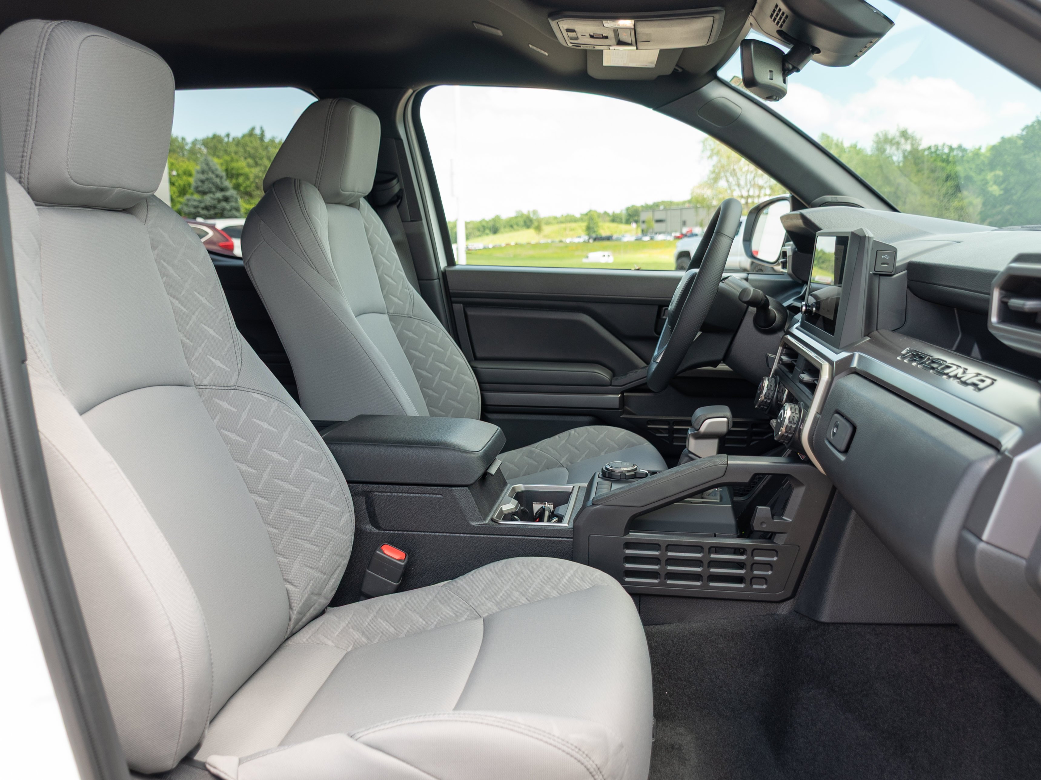 2026 Toyota Tacoma SR5 - Photo 24