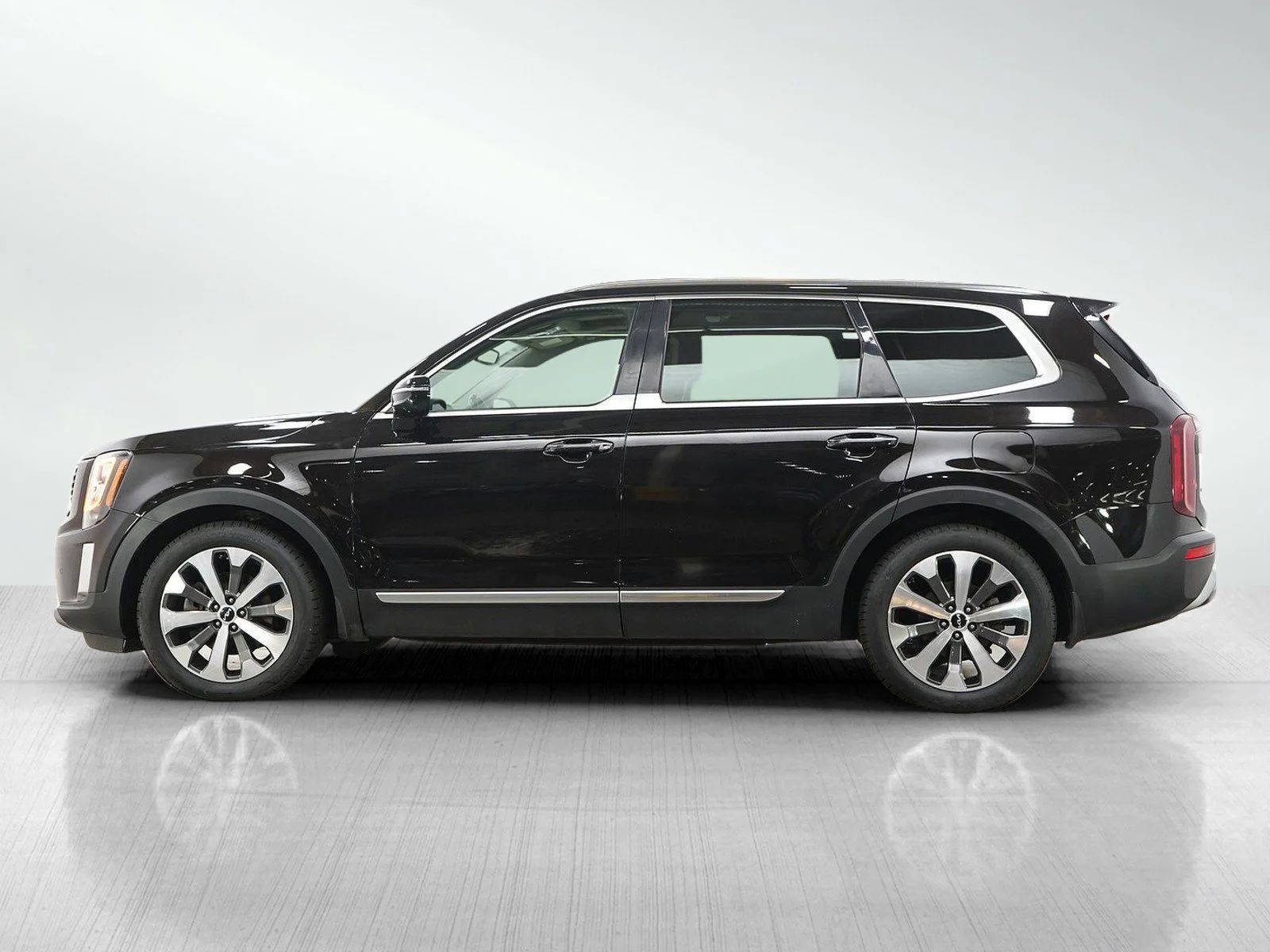 Used 2022 Kia Telluride SX with VIN 5XYP5DHC7NG207752 for sale in Wayzata, Minnesota