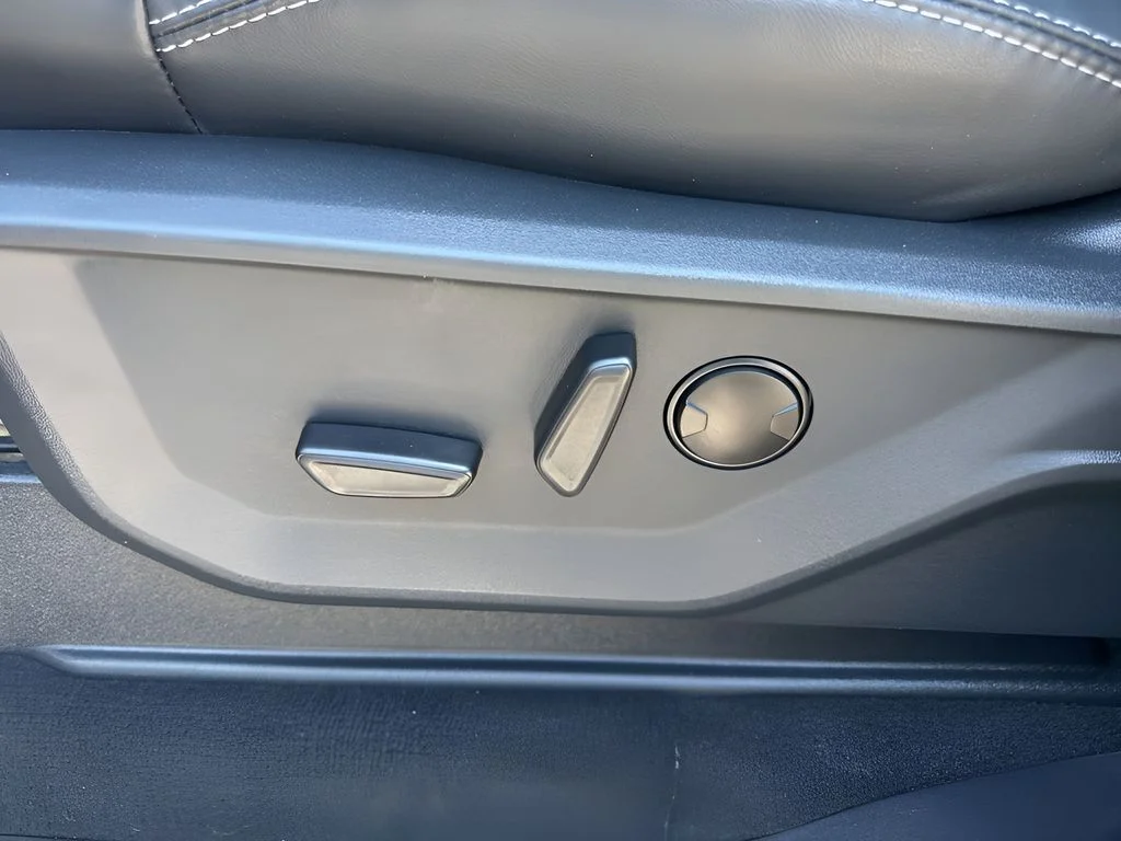 Used 2025 Green Ford Platinum image 10