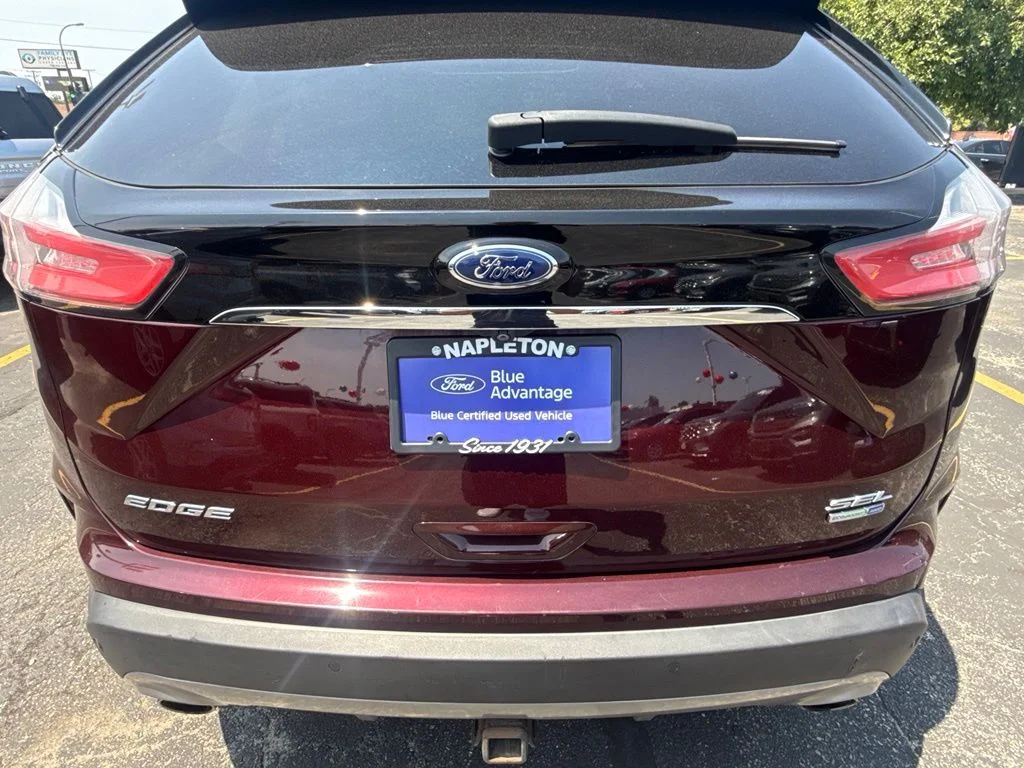 Used 2020 Red Ford SEL image 18