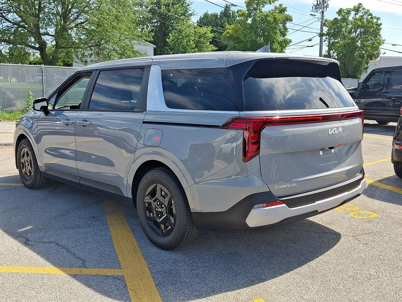 New 2027 White Kia LXS image 4