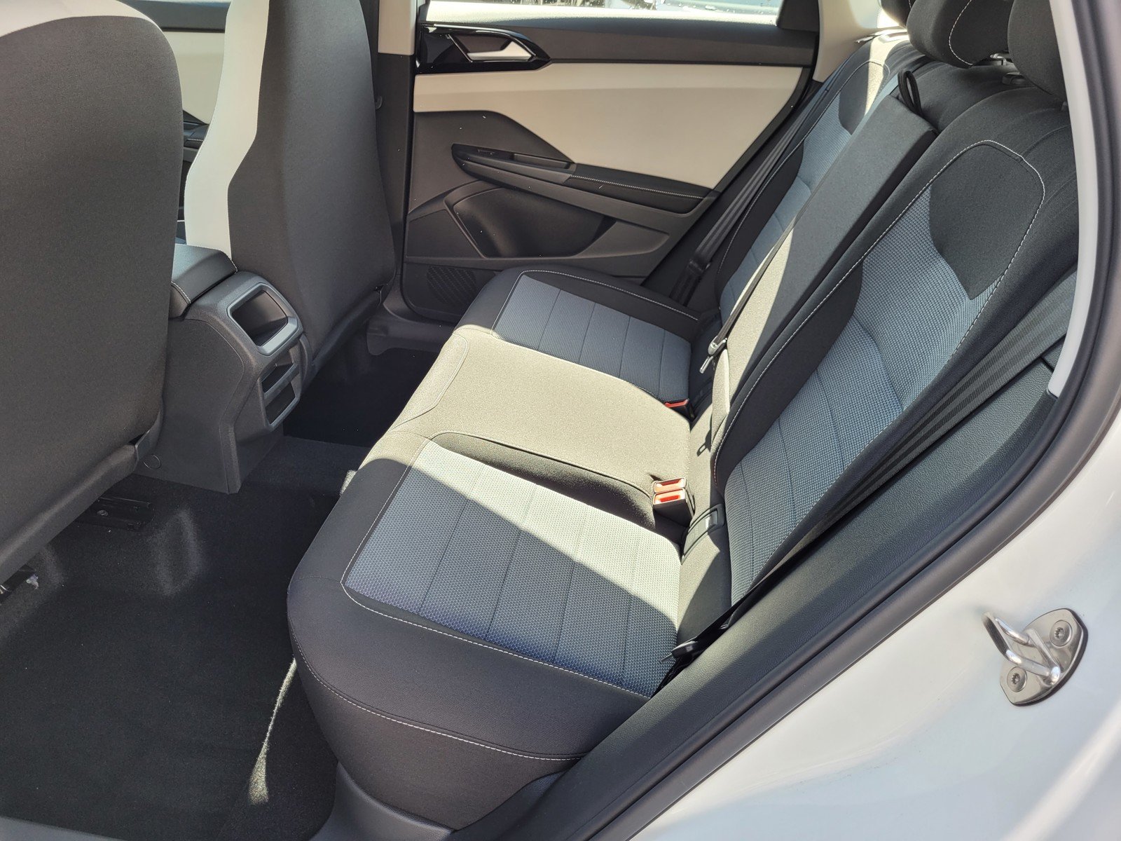 New 2026 White Volkswagen 1.5T S image 6
