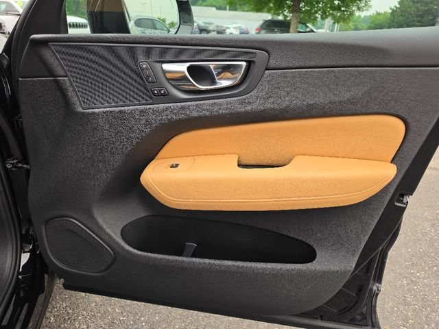 2019 Volvo XC60 Momentum - Photo 26