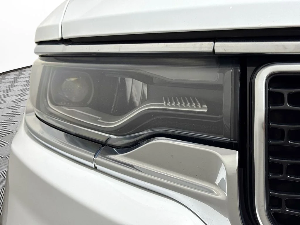 Used 2024 White Jeep Series III image 19