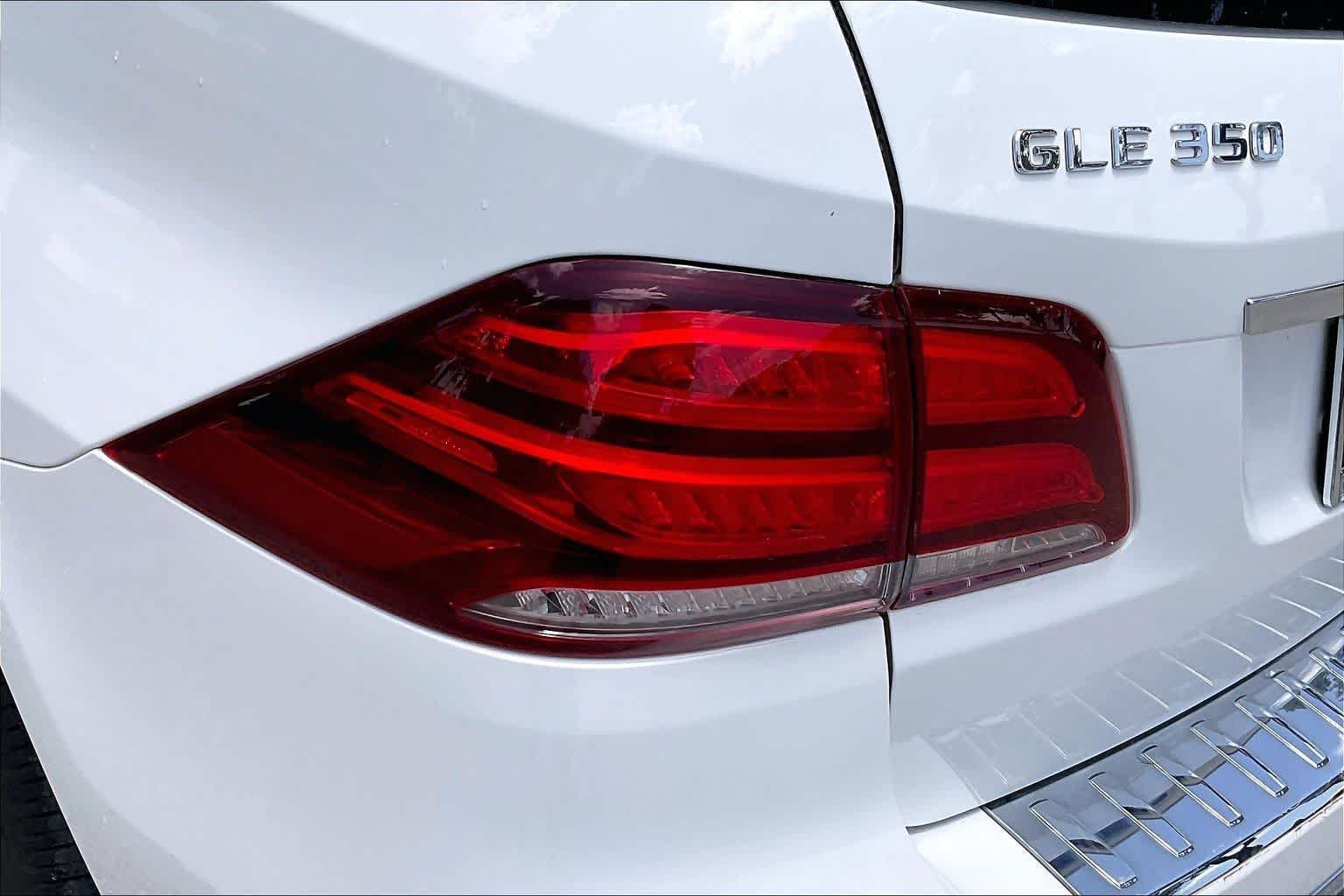 Used 2018 Polar White Mercedes-Benz GLE 350 image 27