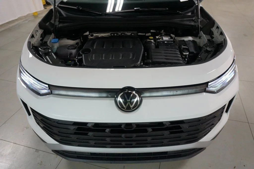 New 2026 Pure White Volkswagen SE image 29