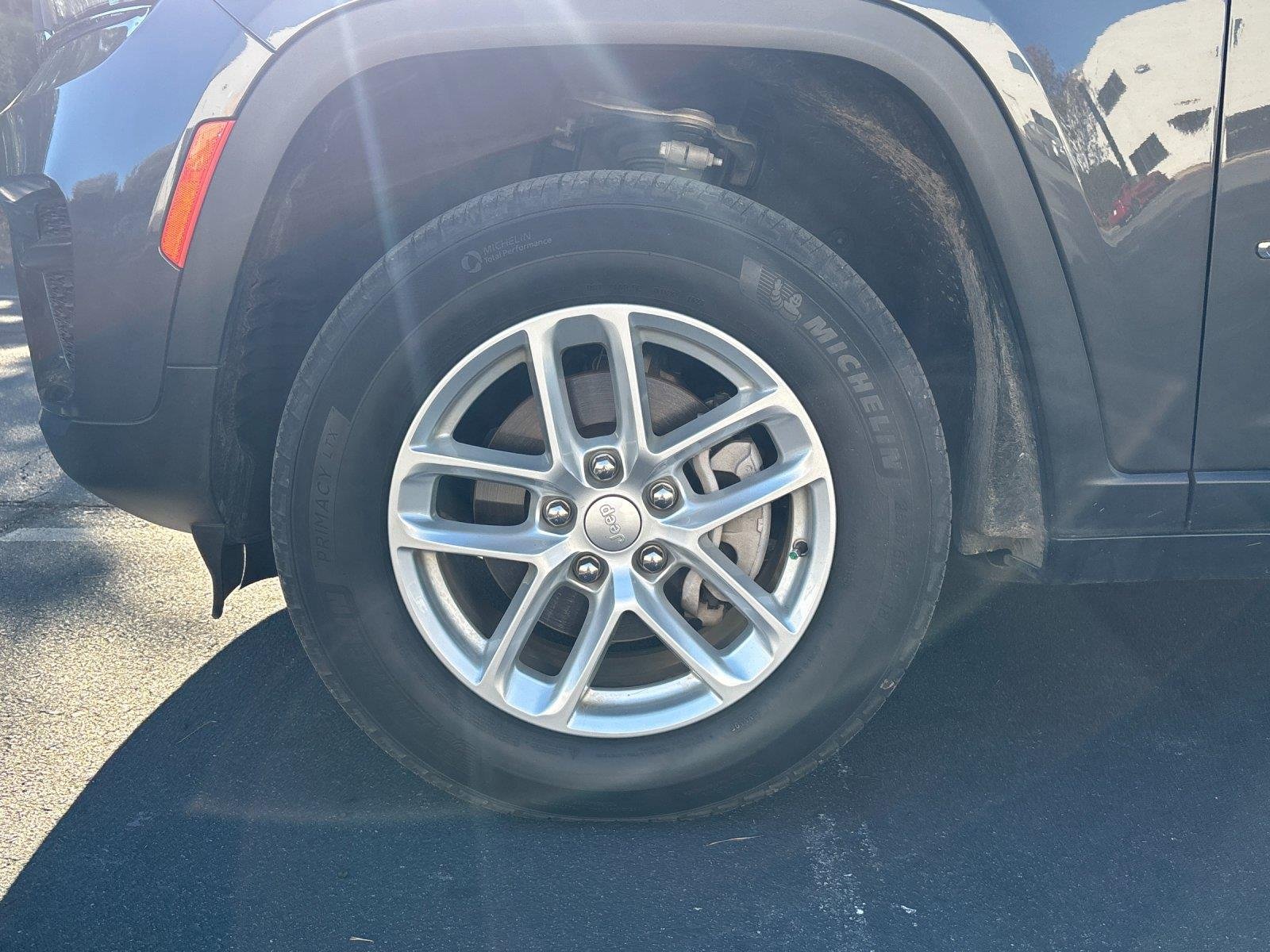 Used 2023 Baltic Gray Metallic Clearcoat Jeep Laredo image 9