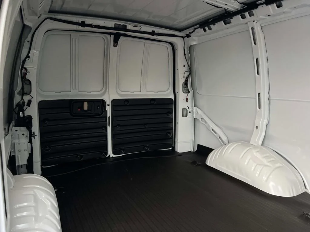 2025 Chevrolet Express Cargo Work Van - Photo 8