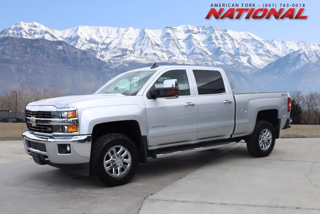 2015 Chevrolet Silverado HD LTZ 4WD Crew Cab Short Box SRW w R6Q's photo