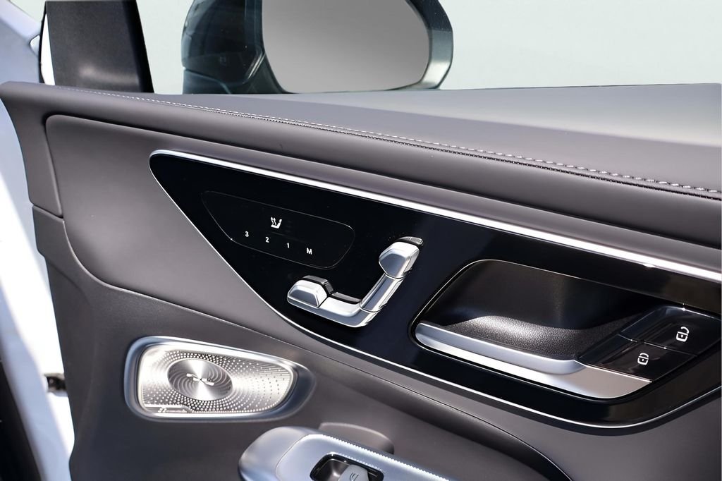 2025 Mercedes-Benz GLC AMG GLC63 S - Photo 17