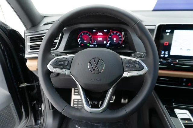 New 2026 Deep Black Pearl Volkswagen 2.0T SEL R-Line Black image 24