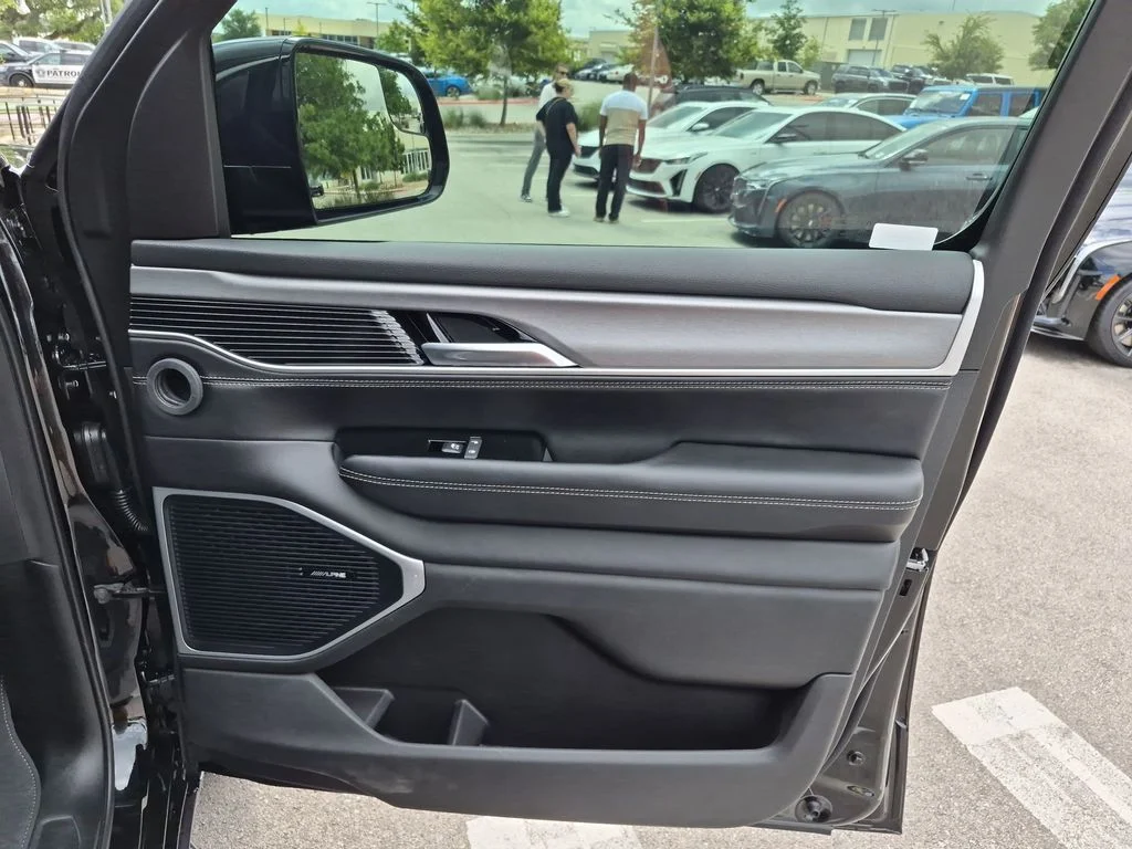 New 2026 High Gloss Black Exterior Paint Jeep  image 35