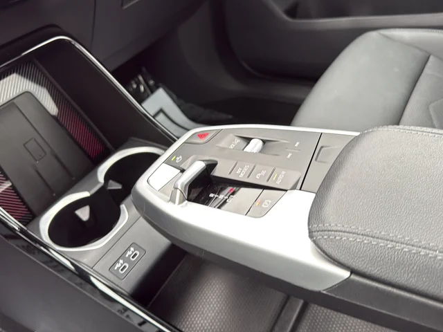 Used 2023 Green BMW xDrive28i image 23