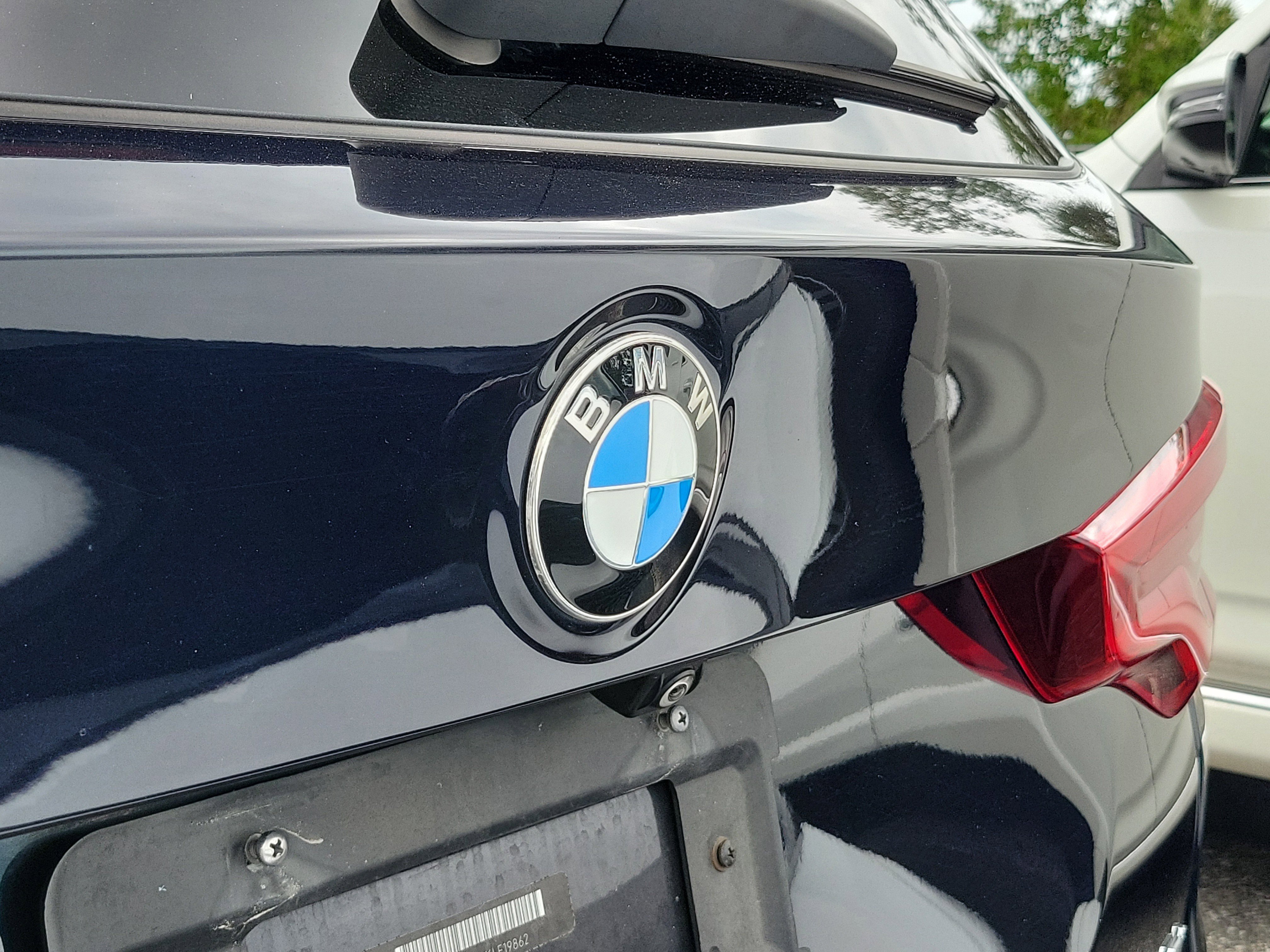 Used 2019 Carbon Black Metallic BMW xDrive30i image 8