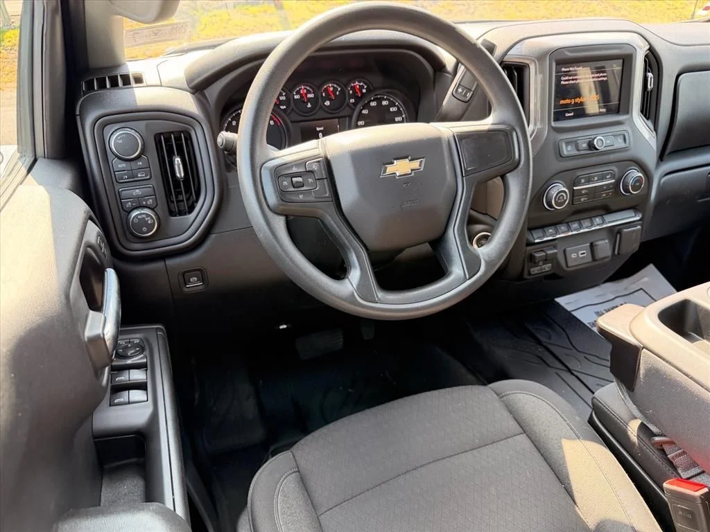 Used 2025 Gray Chevrolet Custom image 10