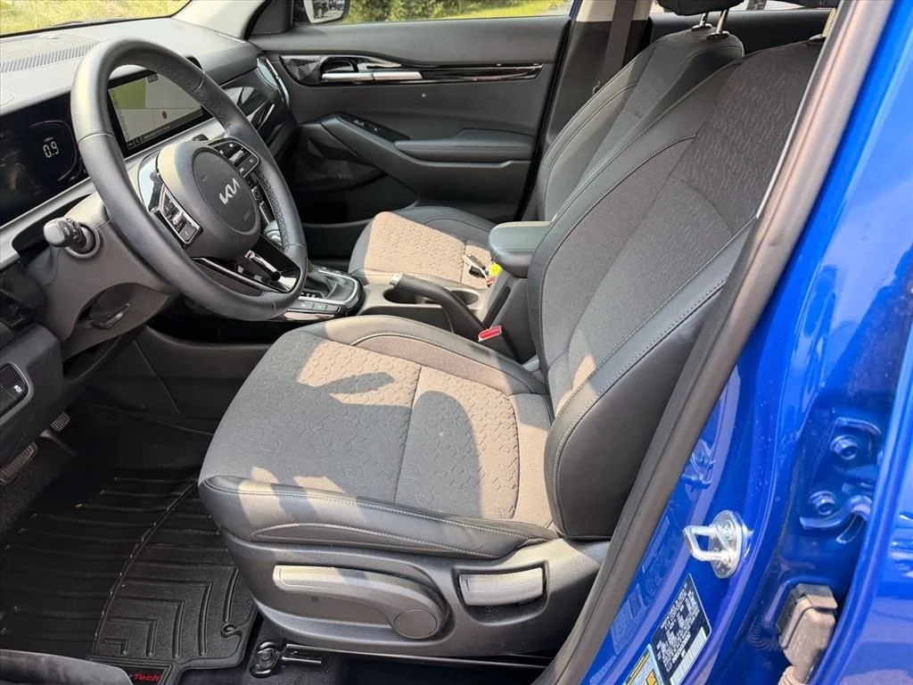 Used 2025 Blue Kia S image 8