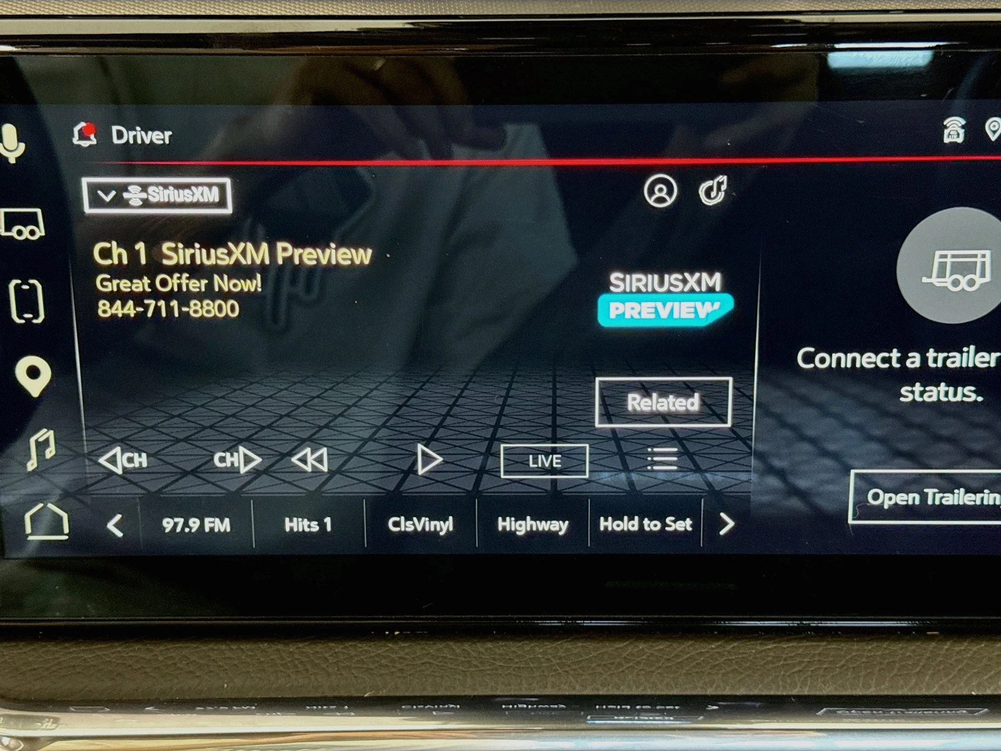 Used 2024 White Frost Tricoat GMC Denali DRW image 17