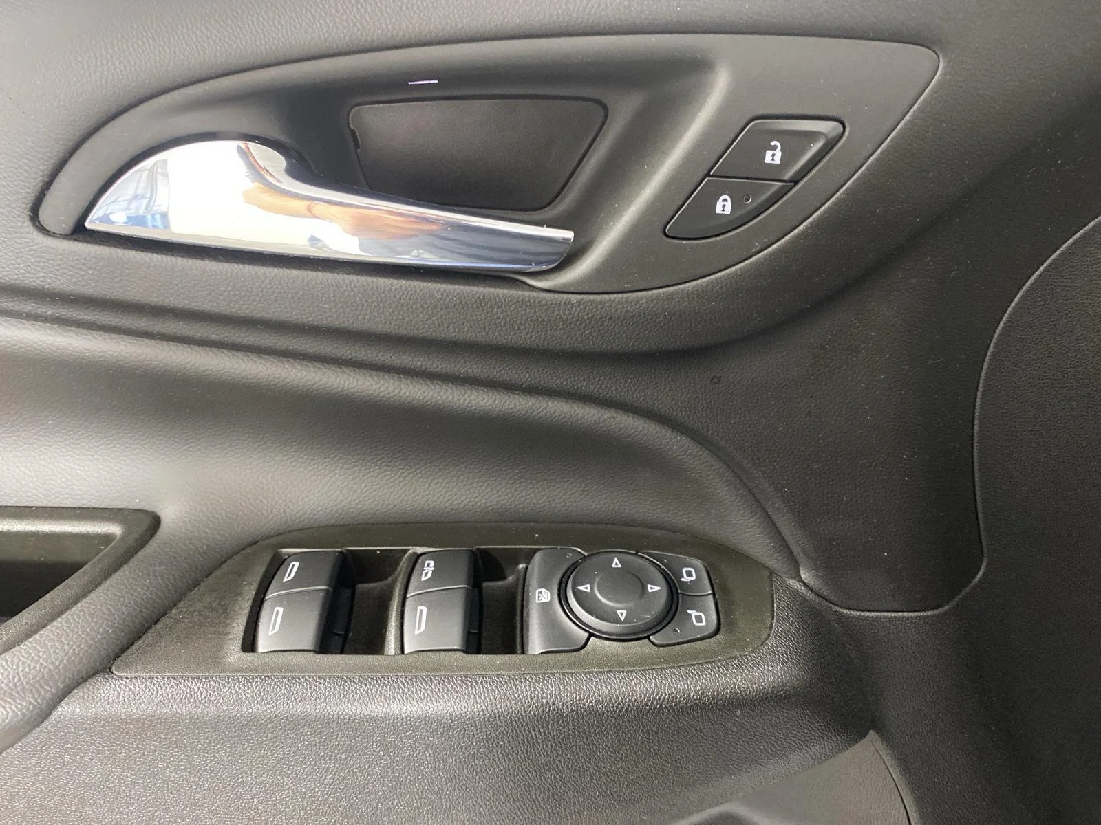 Used 2024 Summit White Chevrolet LT image 12
