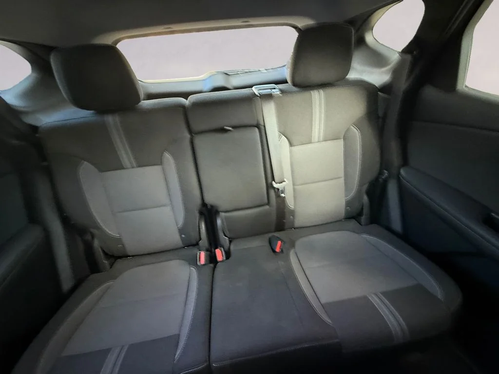 Used 2025 White Chevrolet LT image 18