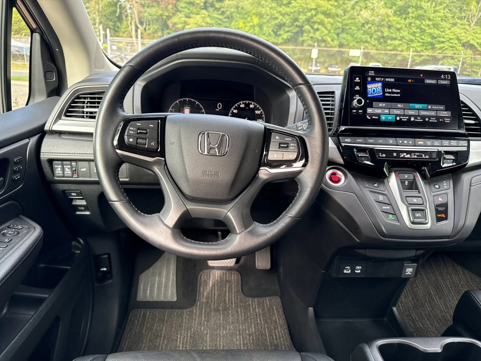 Used 2025 Modern Steel Metallic Honda EX-L image 14