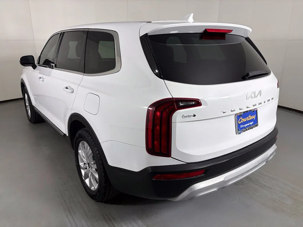 Used 2022 White Kia LX image 6