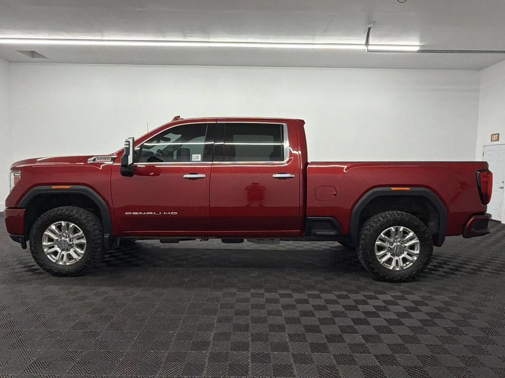 Used 2020 Red Quartz Tintcoat GMC Denali image 2