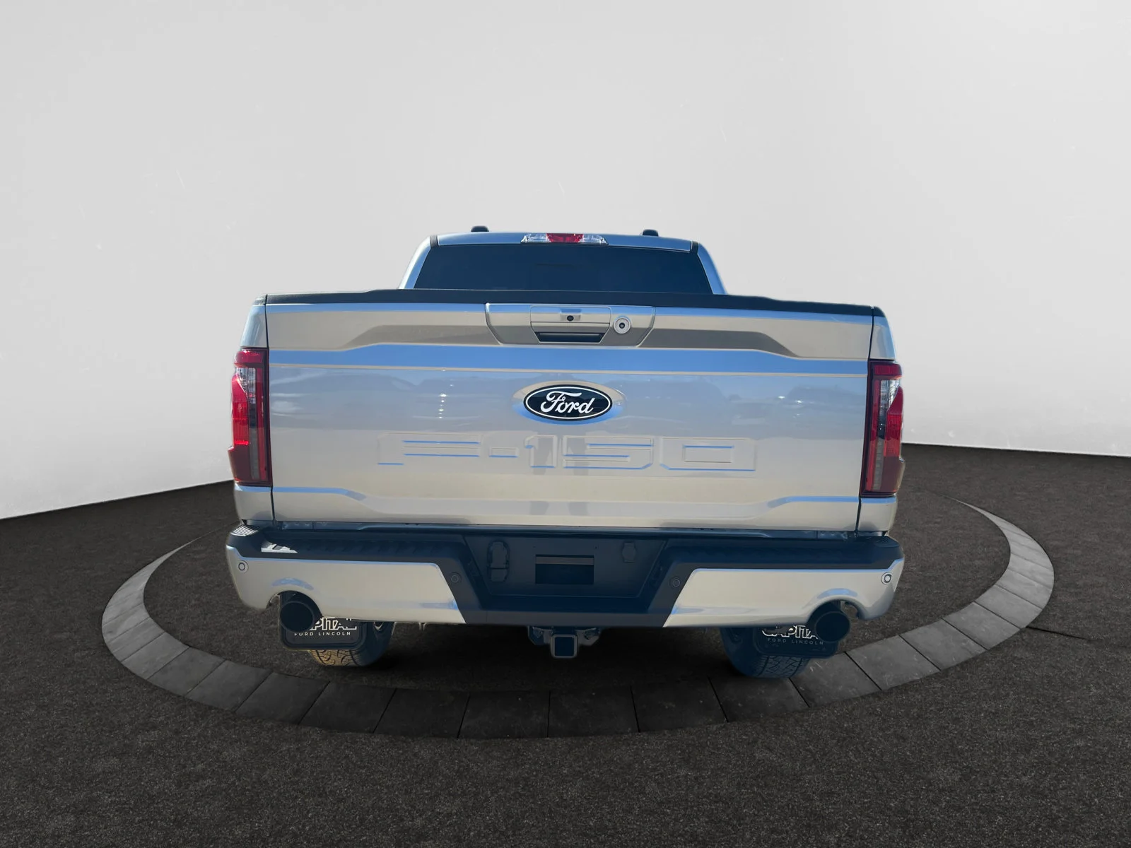 New 2026 Iconic Silver Metallic Ford XLT image 4