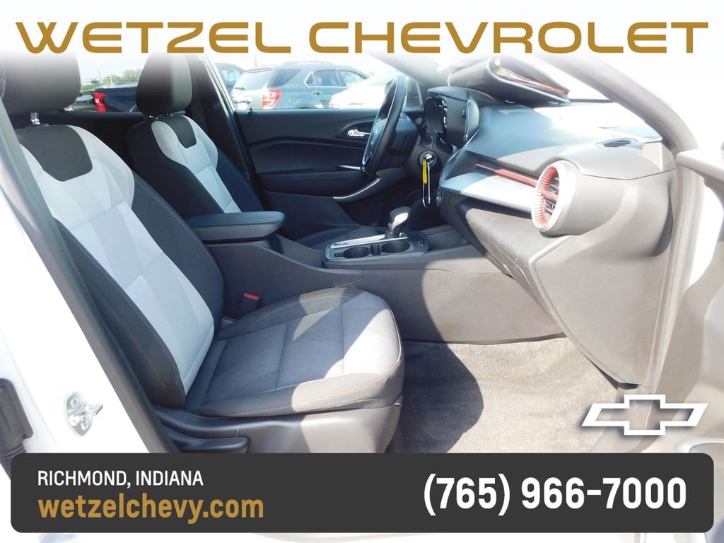 Used 2024 White Chevrolet 1RS image 16
