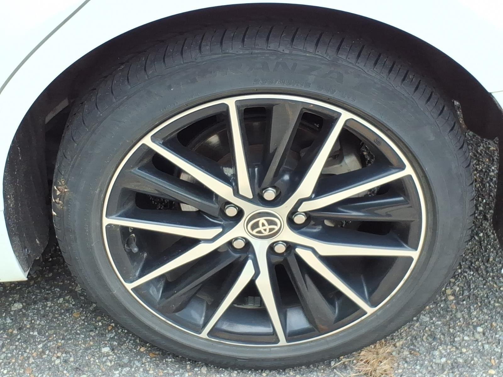 Used 2023  TOYOTA  image 5
