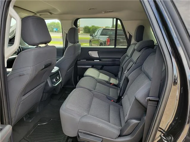Used 2025 Agate Black Metallic Ford Active 4x2 image 8