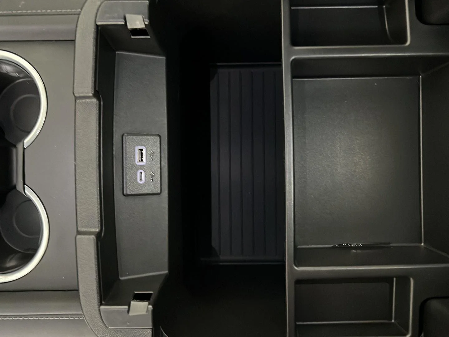 Used 2023 Onyx Black GMC SLE image 9